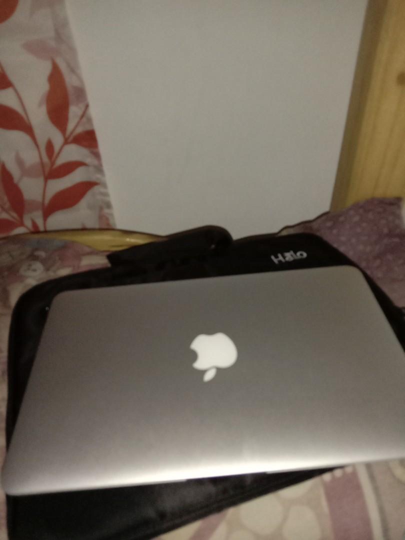 Macbook Pro Retina 15 6 Inch With Touchbar And Touch Id 16gb Ram Core I7 Dual Graphics Space Gray Edition With Final Cut Pro Logic Pro X Adobe Photoshop Lightroom Illustrator Premier Pro