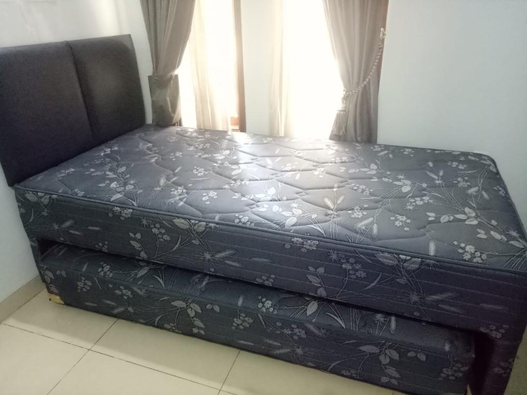 Spring bed single susun, Perabotan Rumah di Carousell