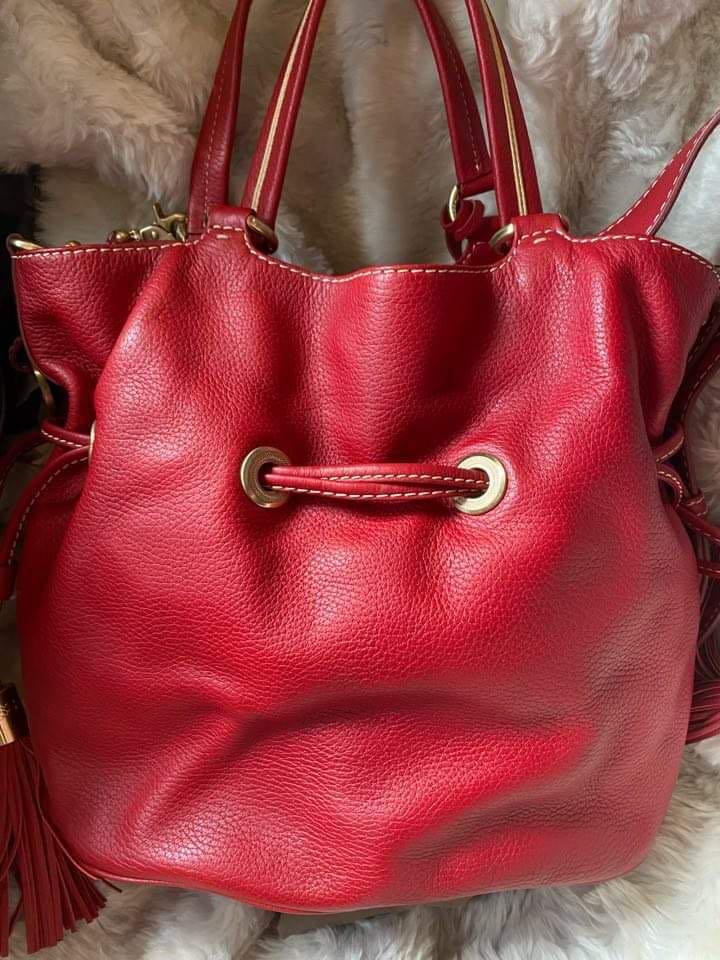 Valentino Garavani Rockstud Pet Customizable Small Tote Bag for Woman in  Rose Quartz/pure Red