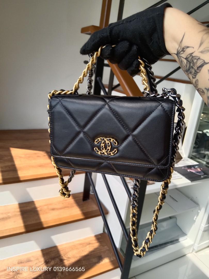 LV Metis East West 2022 小邮差包, Luxury, Bags & Wallets on Carousell