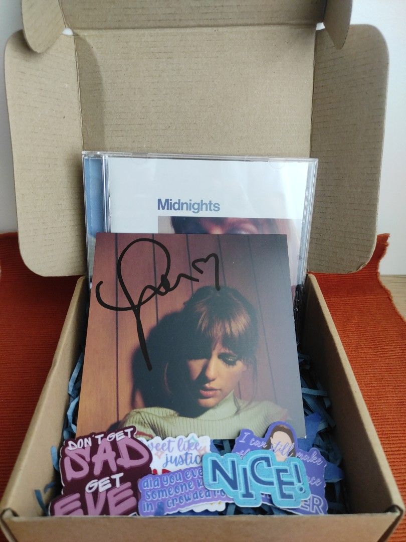 SIGNED VINYL) Taylor Swift - Midnights: Moonstone Blue Edition