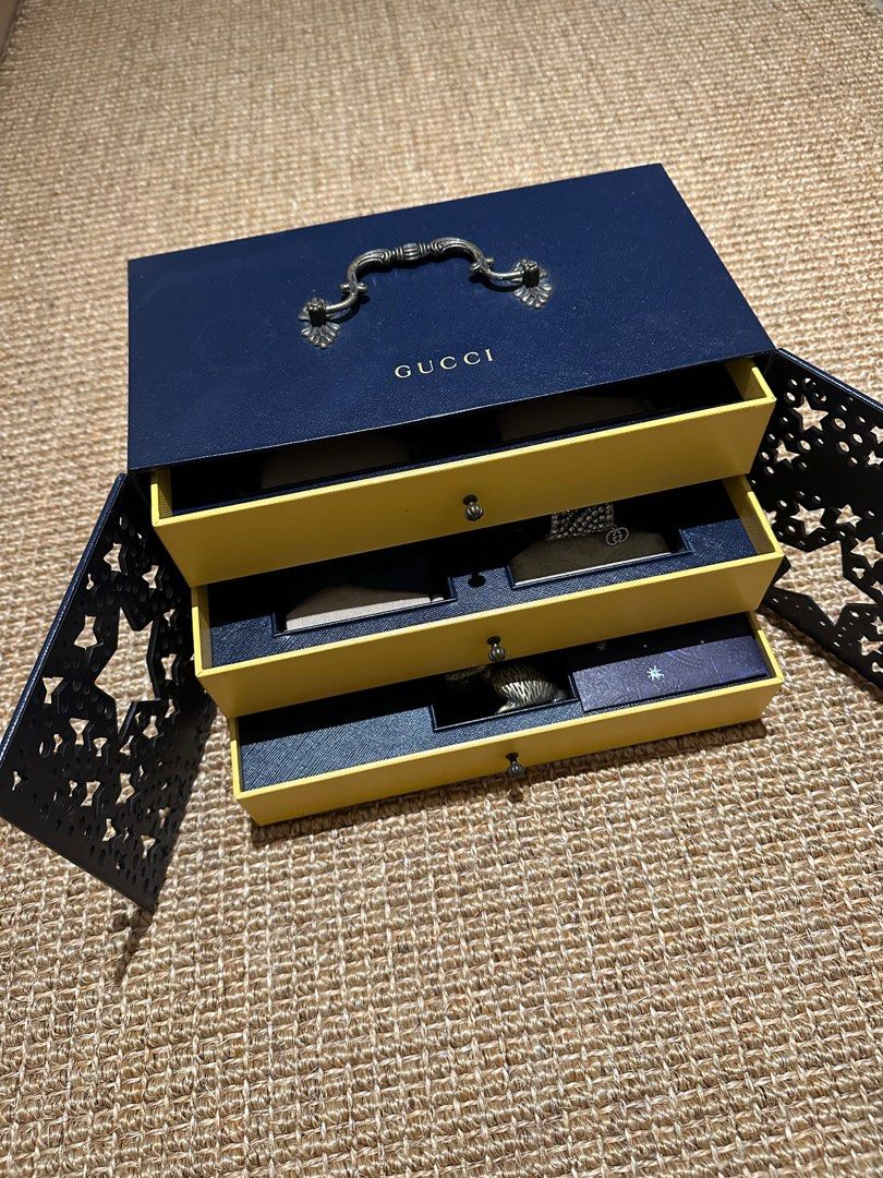 Gucci 2022 Mooncake Gift Set (古馳月餅禮盒), 嘢食& 嘢飲, 禮品籃和禮籃- Carousell