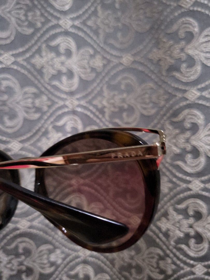 LOUIS VUITTON, Metal Monogram Grease Sunglasses Z1172E Gold