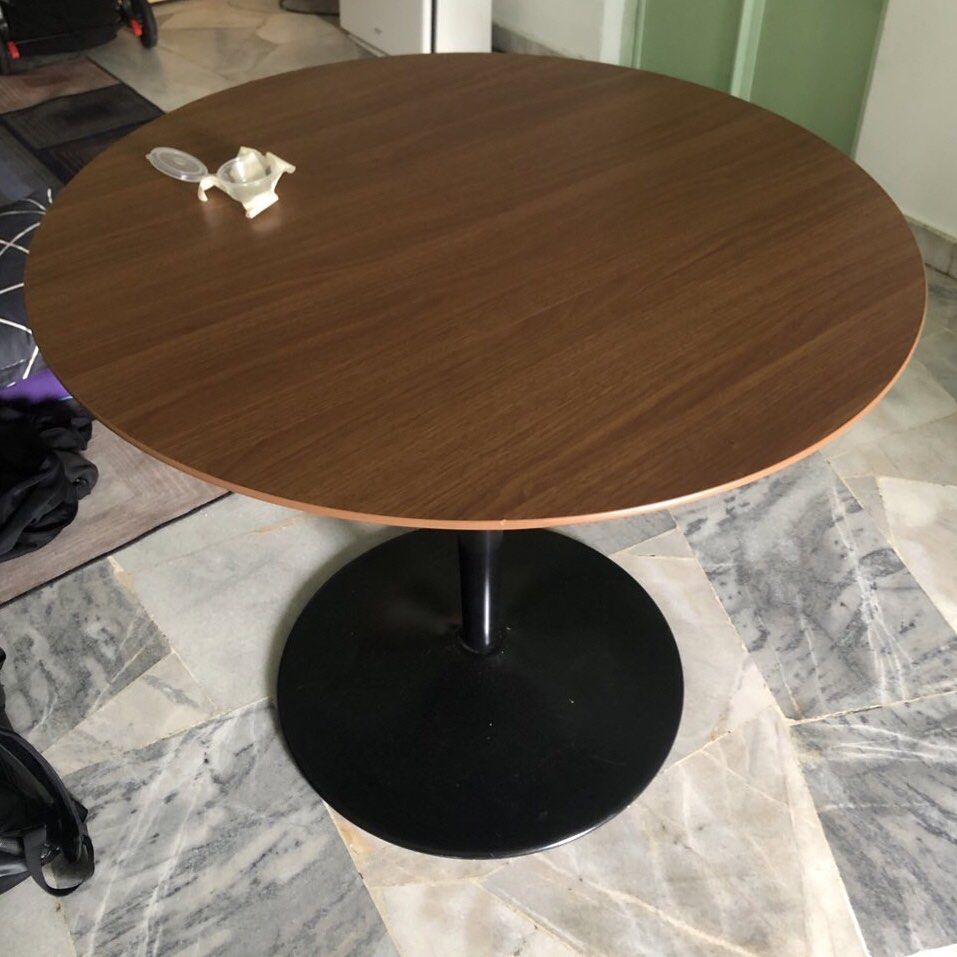 ssf round dining table