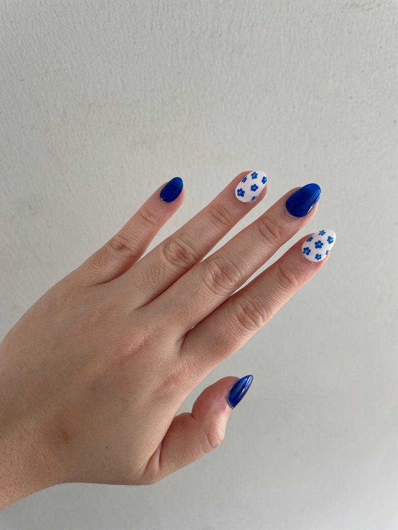 Press on nails blue white lines manicure coffin square long nails AB  pattern, Beauty & Personal Care, Hands & Nails on Carousell
