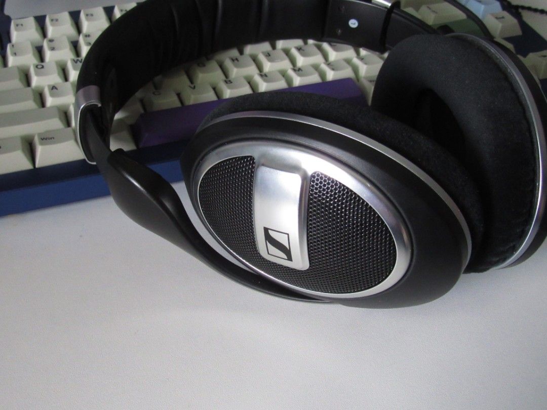 Sennheiser HD 599 SE Review - Decent Headphones But.. 