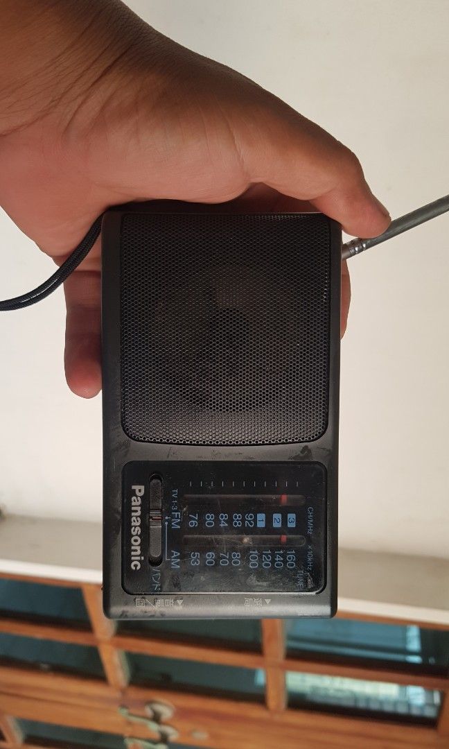 Vintage Panasonic RF-U36 Portable FM/AM Radio, Audio, Soundbars, Speakers   Amplifiers on Carousell