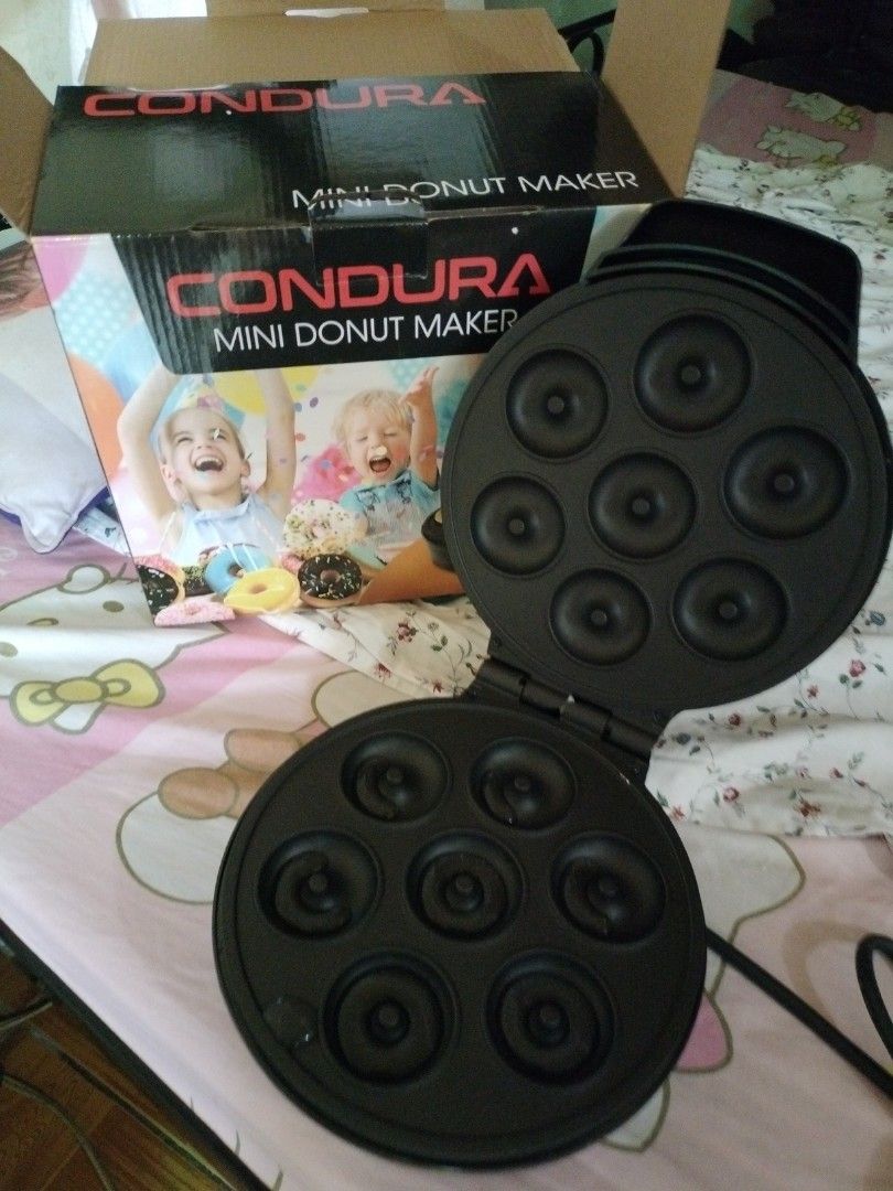 Get the Condura Mini Donut Maker and Condura Mini Cupcake Maker