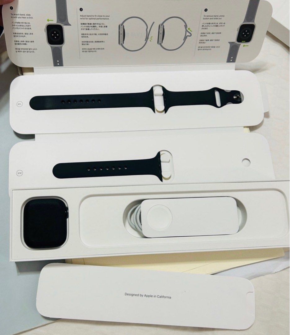 Apple Watch Series 8 - 45mm Midnight, Men's Fashion, Watches