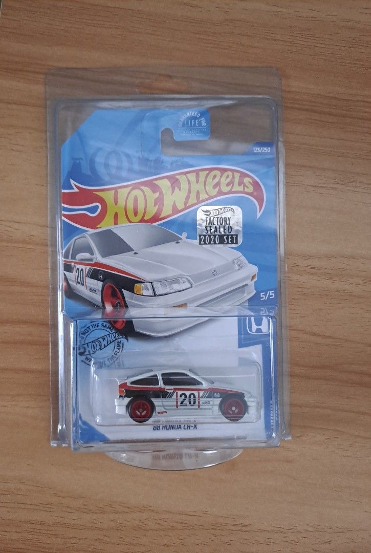 hot wheels super treasure hunt factory seal 2004., Hobbies & Toys