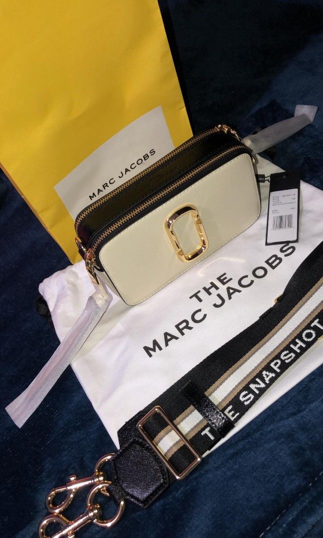 Marc Jacobs The Logo Strap Snapshot Camera Bag in French Grey Multi,  Luxury, Bags & Wallets on Carousell