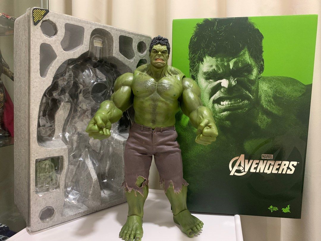 Hot Toys's New Batman, Joker, Thor, & Hulk Toys