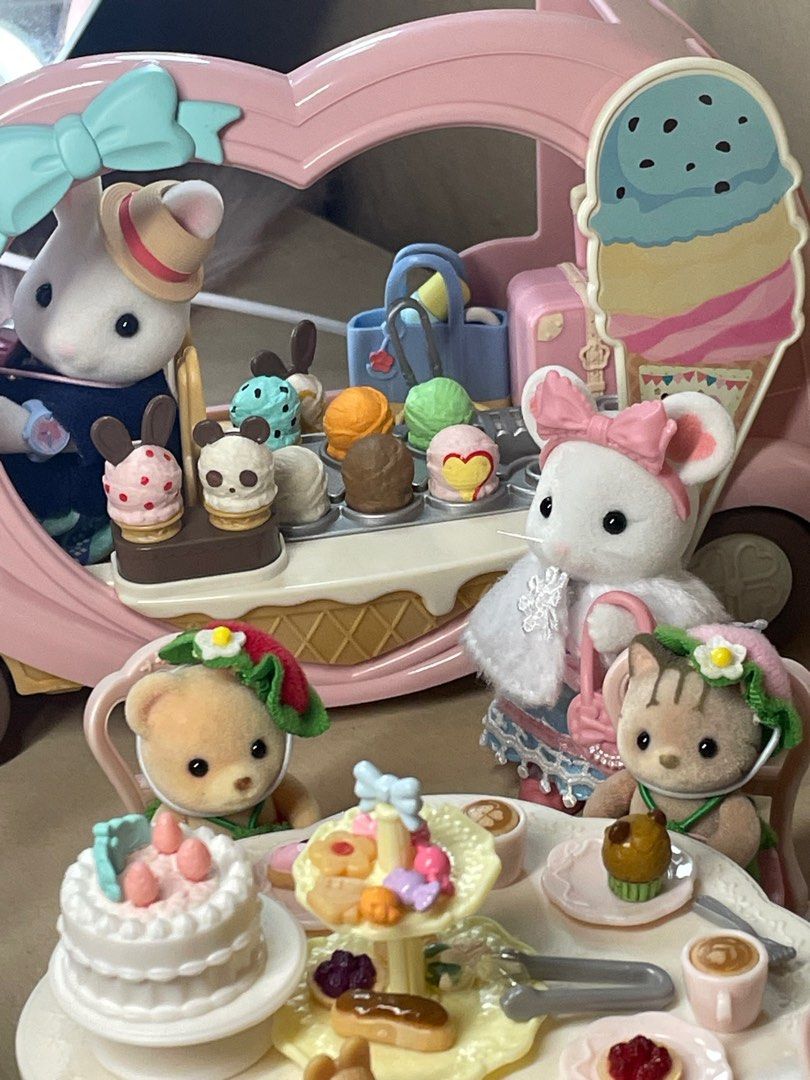 Pookie Panda Family, Sylvanian Families Wiki