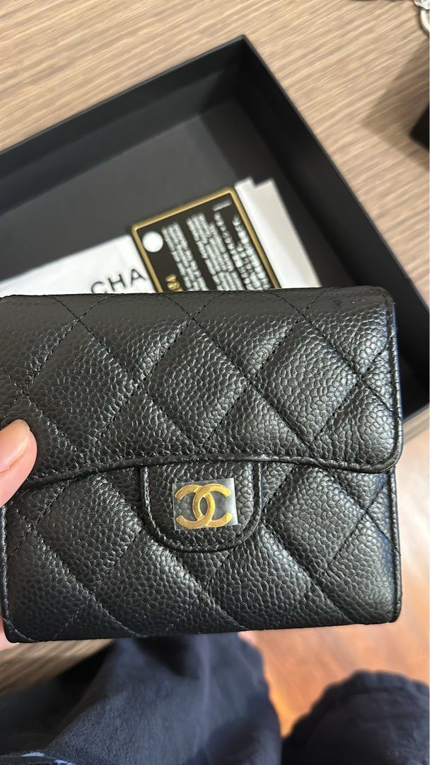 Chanel 22 mini in black calfskin GHW, Luxury, Bags & Wallets on Carousell